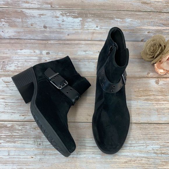 Clarks Ultimate Comfort Collections  Ankle Bootie 10M - Picture 1 of 5